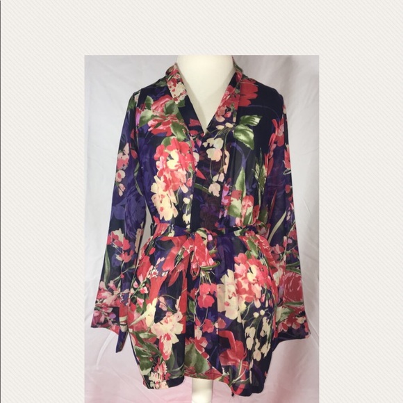 Navy Floral Robe - Picture 2 of 5